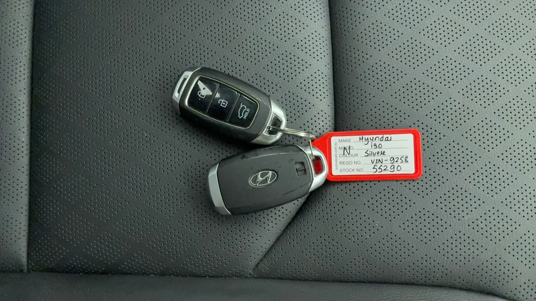 2023 Hyundai i30 Elite, Automatic, 17204 km, Key Close-up