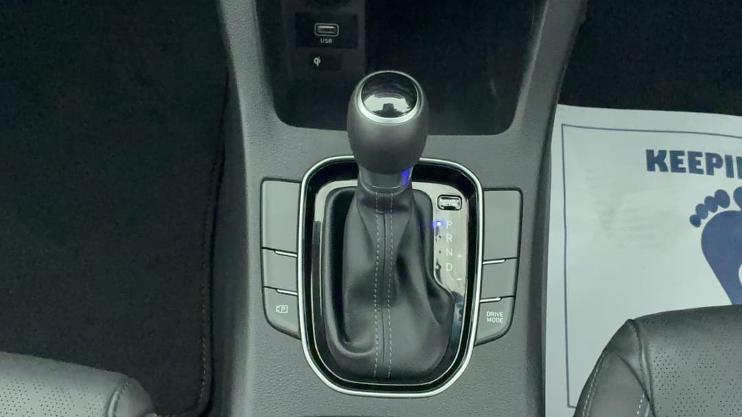 2023 Hyundai i30 Elite, Automatic, 17204 km, Gear Lever 