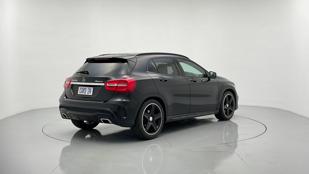 2016 Mercedes-benz GLA 250 4matic, Automatic, 96103 km, Right Back Diagonal (45- Degree) View