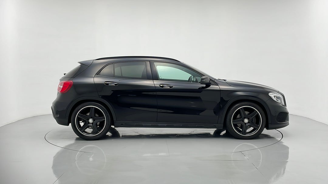 2016 Mercedes-benz GLA 250 4matic, Automatic, 96103 km, Right Side View