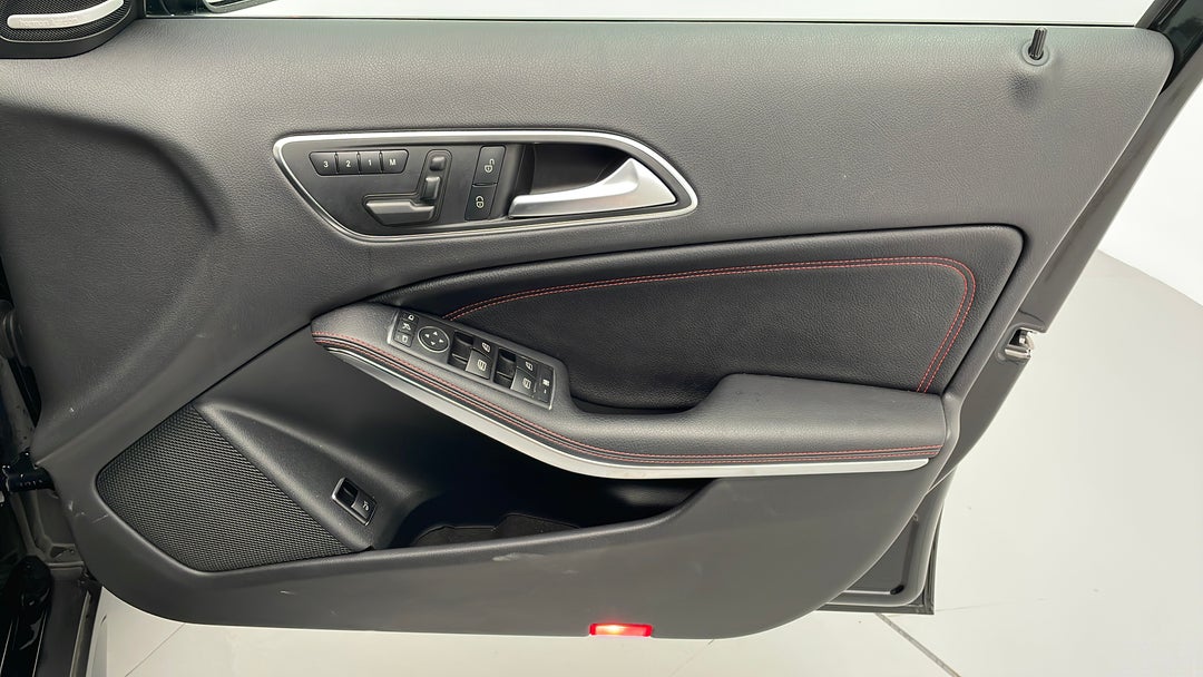 2016 Mercedes-benz GLA 250 4matic, Automatic, 96103 km, Speaker View