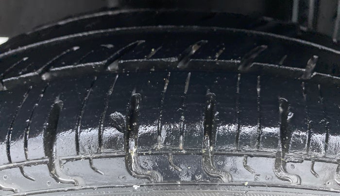 2018 Datsun Redi Go A, Petrol, Manual, 43,413 km, Right Rear Tyre Tread