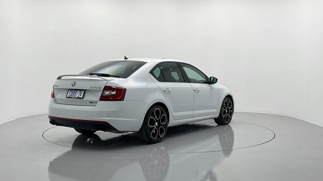 Right Back Diagonal (45- Degree) View