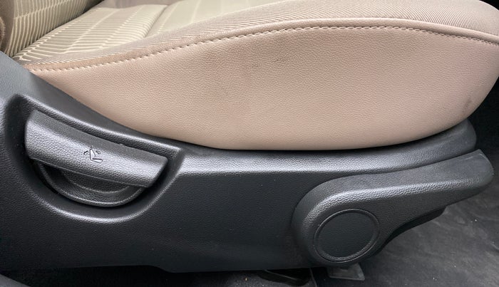 2018 Hyundai Xcent SX 1.2, Petrol, Manual, 10,386 km, Driver Side Adjustment Panel