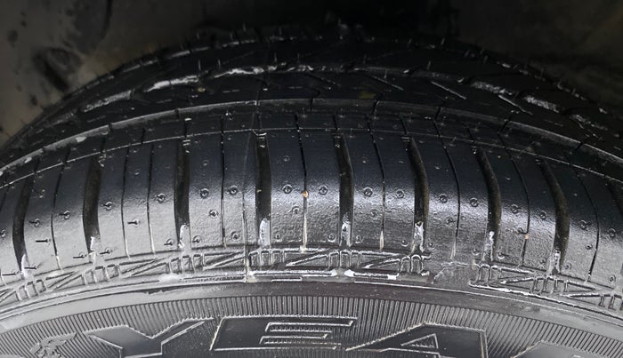 2018 Hyundai Xcent SX 1.2, Petrol, Manual, 10,386 km, Left Front Tyre Tread