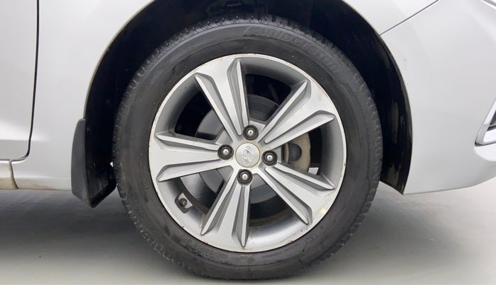 2018 Hyundai Verna 1.6 SX VTVT, Petrol, Manual, 49,459 km, Right Front Wheel