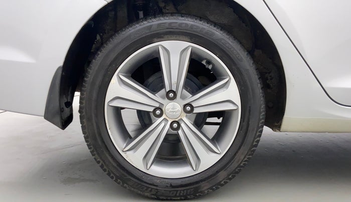 2018 Hyundai Verna 1.6 SX VTVT, Petrol, Manual, 49,459 km, Right Rear Wheel