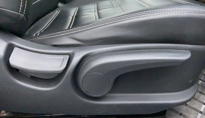 2018 Hyundai Verna 1.6 SX VTVT, Petrol, Manual, 49,459 km, Driver Side Adjustment Panel