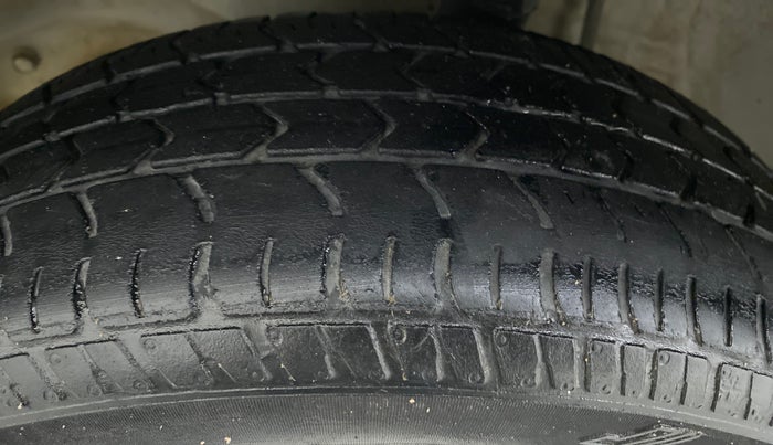 2018 Maruti Alto K10 VXI P, Petrol, Manual, 30,508 km, Left Front Tyre Tread