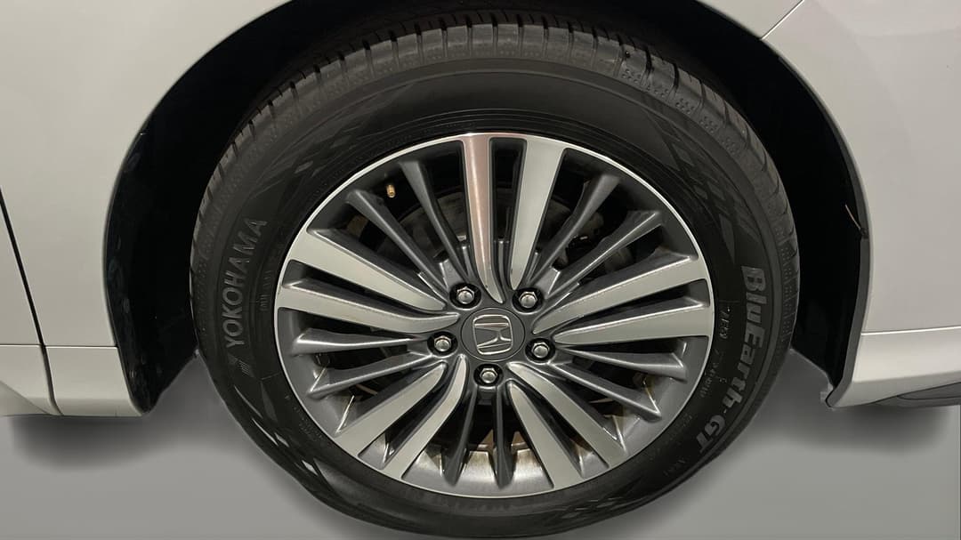 2018 Honda Odyssey Vti-l, Automatic, 97384 km, Right Front Wheel