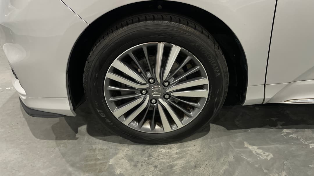 2018 Honda Odyssey Vti-l, Automatic, 97384 km, Left Front Wheel