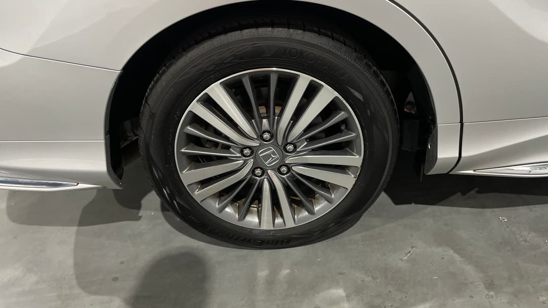 2018 Honda Odyssey Vti-l, Automatic, 97384 km, Right Rear Wheel