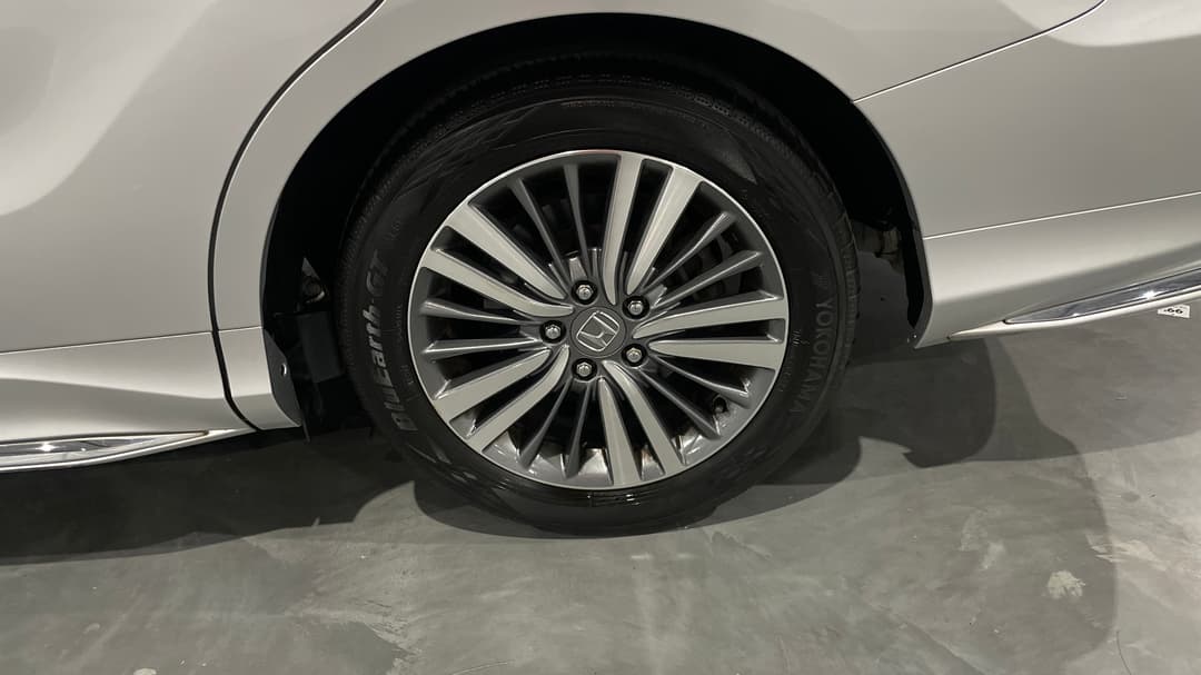 2018 Honda Odyssey Vti-l, Automatic, 97384 km, Left Rear Wheel