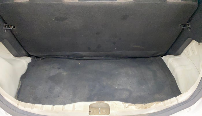 2013 Hyundai Eon ERA +, Petrol, Manual, 30,267 km, Dicky (Boot door) - Parcel tray missing