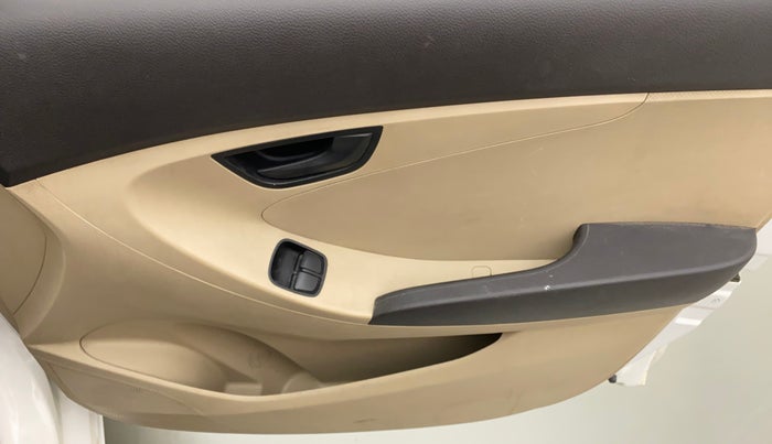 2013 Hyundai Eon ERA +, Petrol, Manual, 30,267 km, Driver Side Door Panels Control
