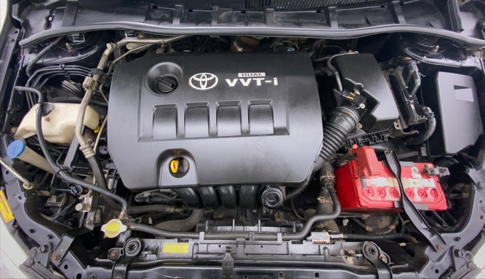 2013 Toyota Corolla Altis G, Petrol, Manual, 71,486 km, Engine Bonet View