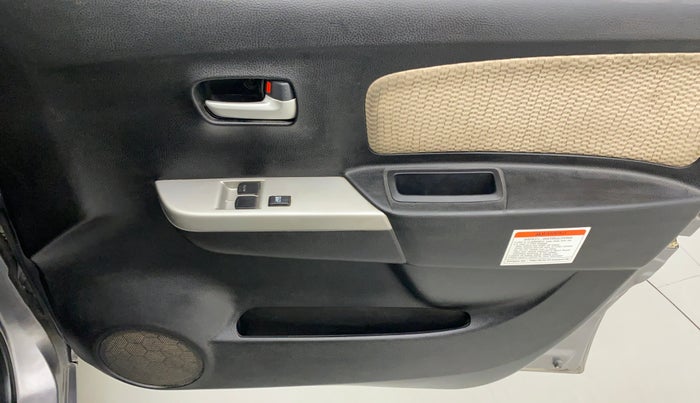 2017 Maruti Wagon R 1.0 LXI CNG, CNG, Manual, 95,892 km, Driver Side Door Panels Control