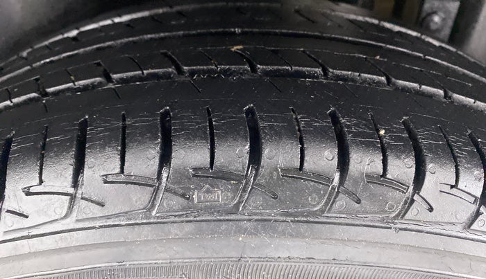 2014 Maruti Swift ZXI D, Petrol, Manual, 12,469 km, Left Rear Tyre Tread