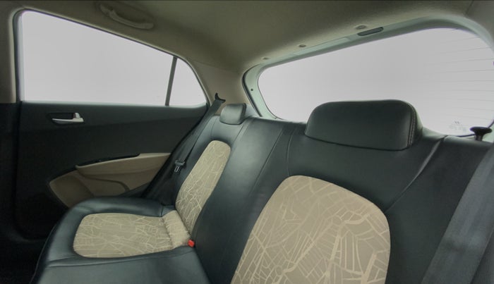 2017 Hyundai Grand i10 SPORTZ 1.2 KAPPA VTVT, Petrol, Manual, 29,024 km, Right Side Rear Door Cabin