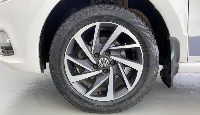 2017 Volkswagen Polo COMFORTLINE 1.2L PETROL, Petrol, Manual, 33,733 km, Left Front Wheel