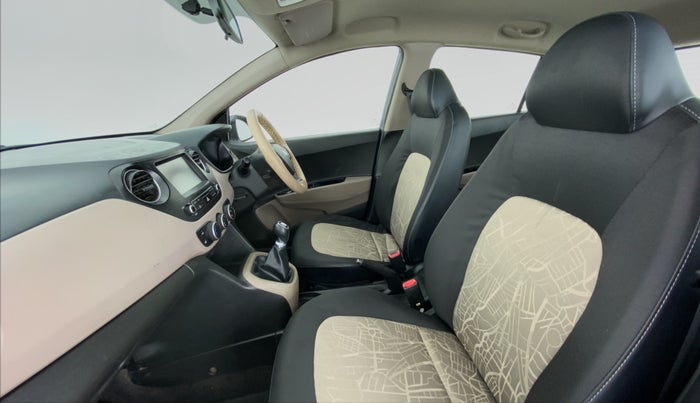 2017 Hyundai Grand i10 Sportz(O) 1.2 MT, Petrol, Manual, 38,751 km, Right Side Front Door Cabin
