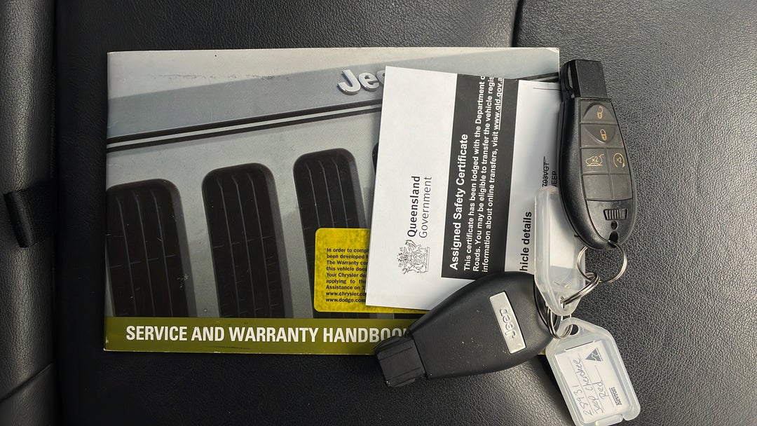 2014 Jeep Cherokee Limited (4x4), Automatic, 83896 km, Key Close-up