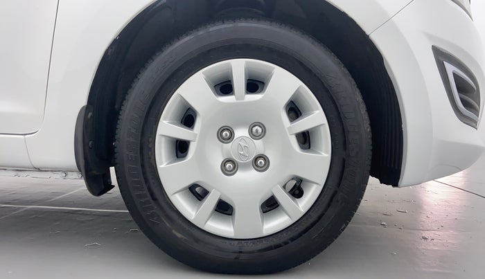 2013 Hyundai i20 MAGNA 1.4 CRDI, Diesel, Manual, 72,869 km, Right Front Tyre