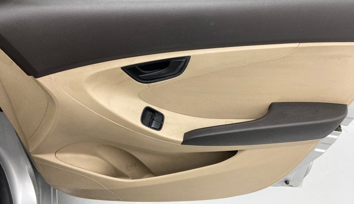 2015 Hyundai Eon MAGNA PLUS, Petrol, Manual, 39,298 km, Driver Side Door Panels Control