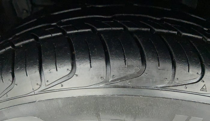 2016 Maruti S Cross ALPHA 1.6, Diesel, Manual, 1,18,540 km, Left Front Tyre Tread