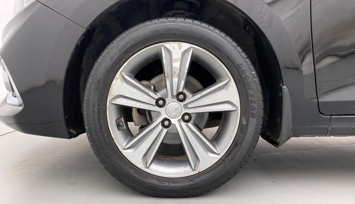 2018 Hyundai Verna 1.6 CRDI SX + AT, Diesel, Automatic, 69,410 km, Left Front Wheel