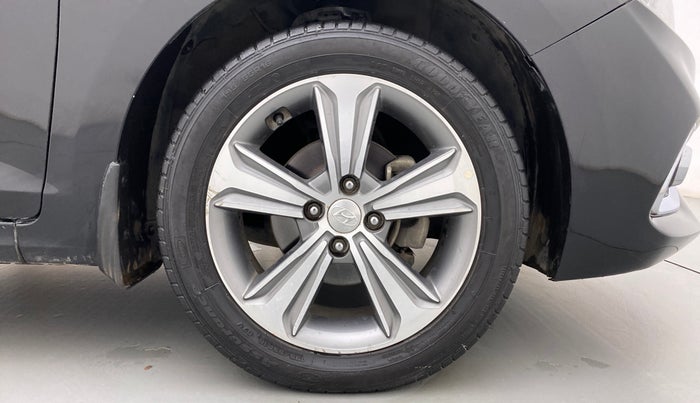 2018 Hyundai Verna 1.6 CRDI SX + AT, Diesel, Automatic, 69,410 km, Right Front Wheel