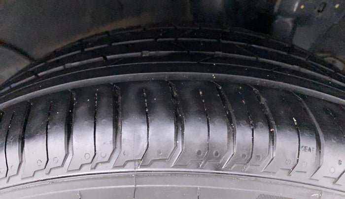 2021 Hyundai NEW I20 ASTA (O) 1.2 MT, Petrol, Manual, 4,206 km, Left Rear Tyre Tread