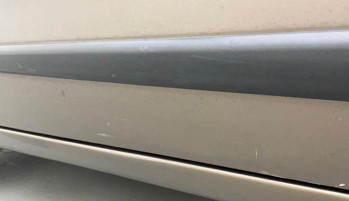 2017 Maruti Wagon R 1.0 VXI ABS, Petrol, Manual, 68,450 km, Front passenger door - Minor scratches