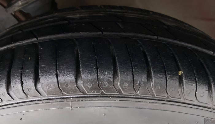 2017 Maruti IGNIS ZETA 1.2 K12, Petrol, Manual, 42,951 km, Left Front Tyre Tread
