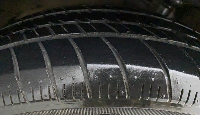 2018 Maruti Celerio VXI CNG D, CNG, Manual, 86,744 km, Right Rear Tyre Tread