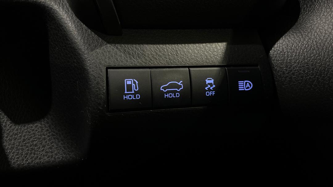 2021 Toyota Camry Ascent, Automatic, 75290 km, Utility Switches/Buttons