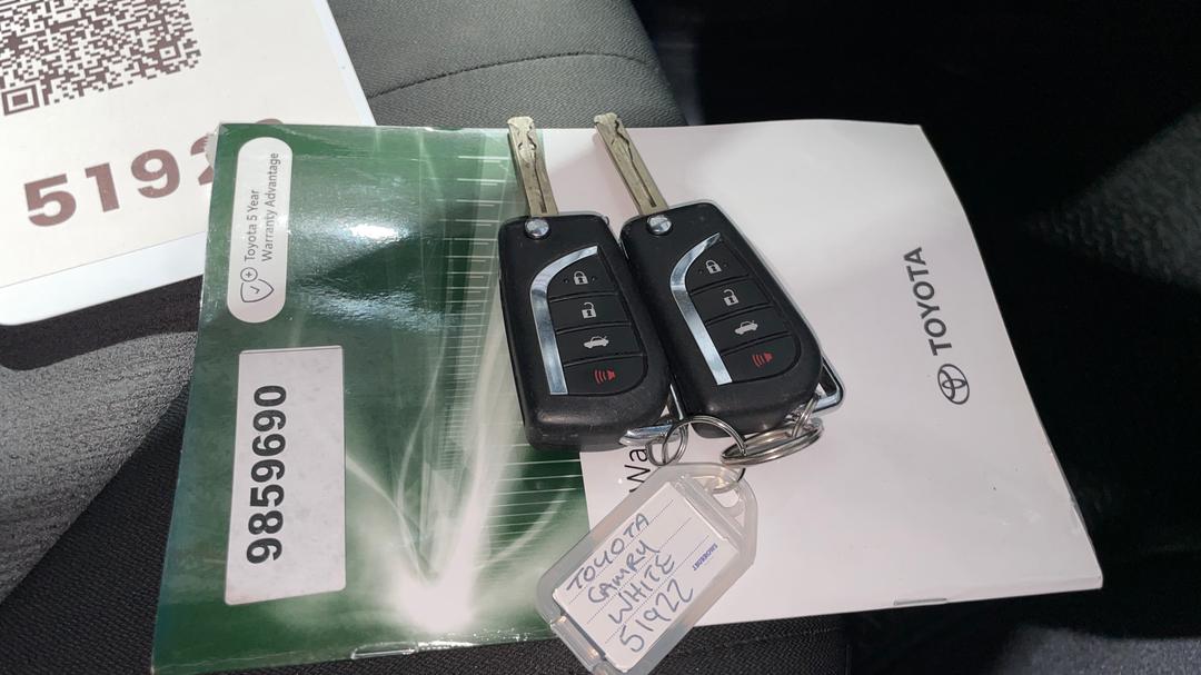 2021 Toyota Camry Ascent, Automatic, 75290 km, Key Close-up