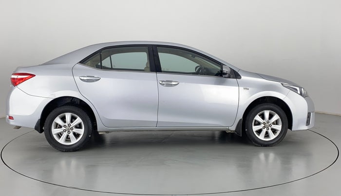 2016 Toyota Corolla Altis G AT, Petrol, Automatic, 88,365 km, Right Side View