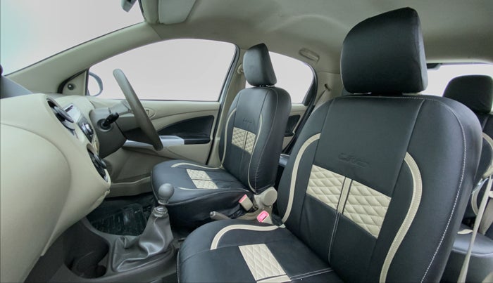2014 Toyota Etios Liva D 4D GD SP, Diesel, Manual, 1,06,789 km, Right Side Front Door Cabin View