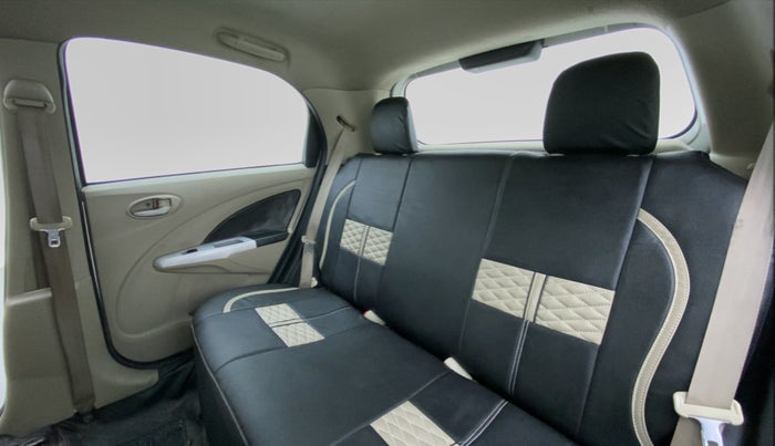 2014 Toyota Etios Liva D 4D GD SP, Diesel, Manual, 1,06,789 km, Right Side Door Cabin View