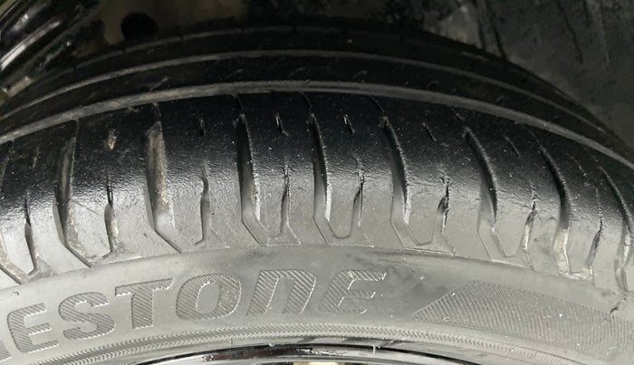 2017 Maruti IGNIS ZETA 1.2 K12, Petrol, Manual, 29,179 km, Right Front Tyre Tread
