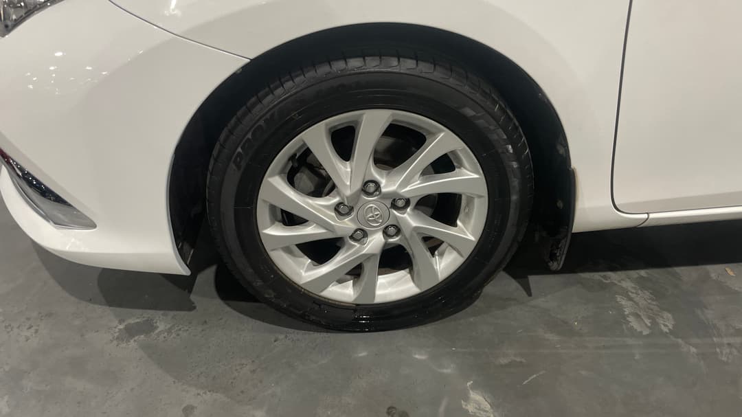 2016 Toyota Corolla Ascent Sport, Automatic, 126693 km, Left Front Wheel