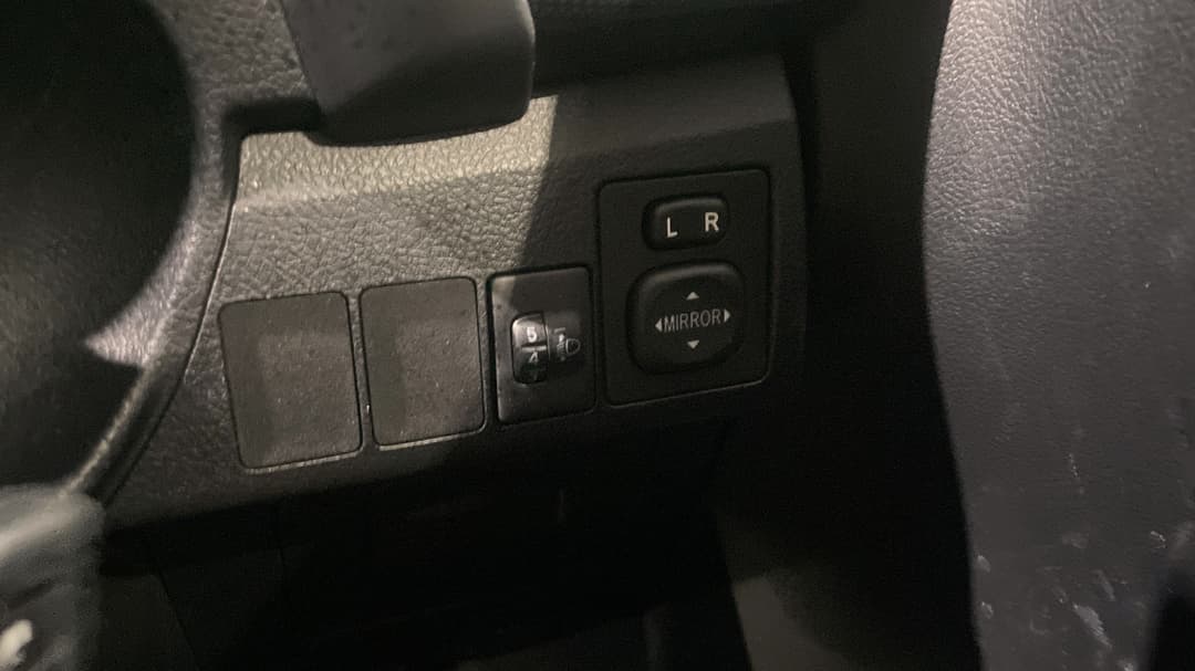 2016 Toyota Corolla Ascent Sport, Automatic, 126693 km, Utility Switches/Buttons