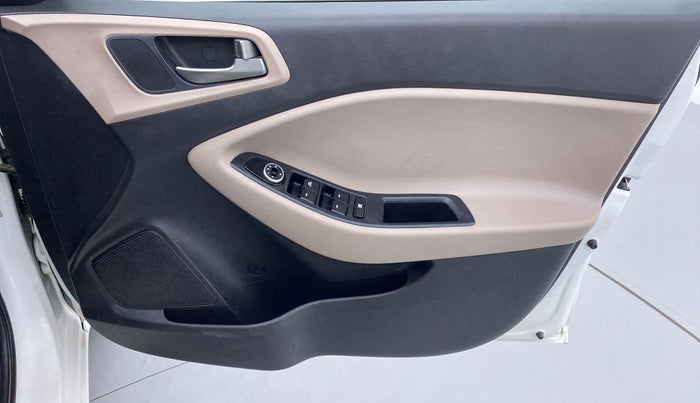 2015 Hyundai Elite i20 MAGNA 1.2, Petrol, Manual, 64,239 km, Driver Side Door Panels Control