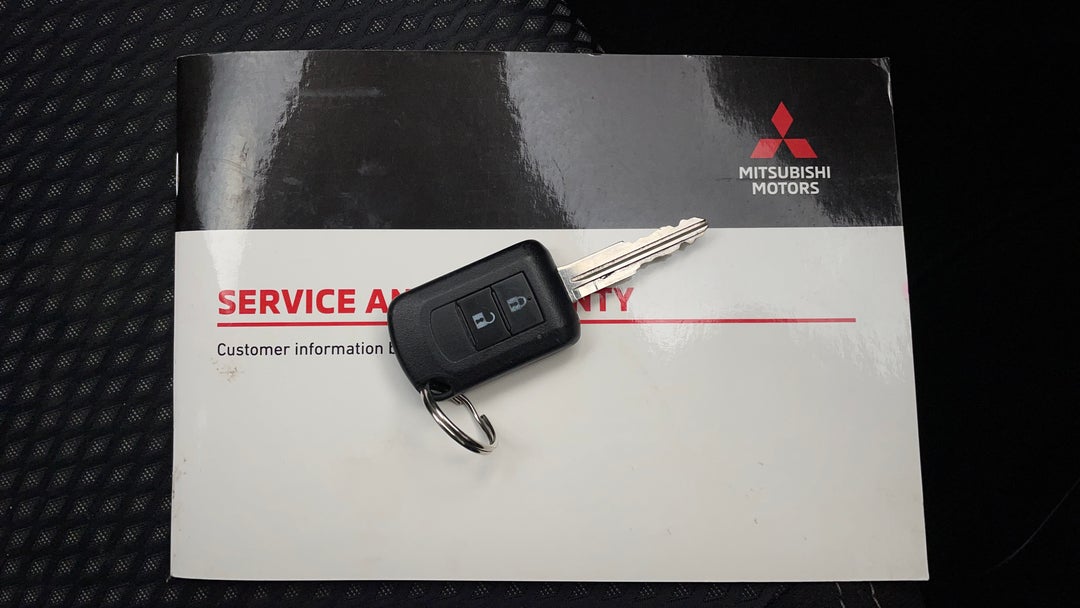 2019 Mitsubishi Outlander Es 7 Seat (awd), Automatic, 62236 km, Key Close-up