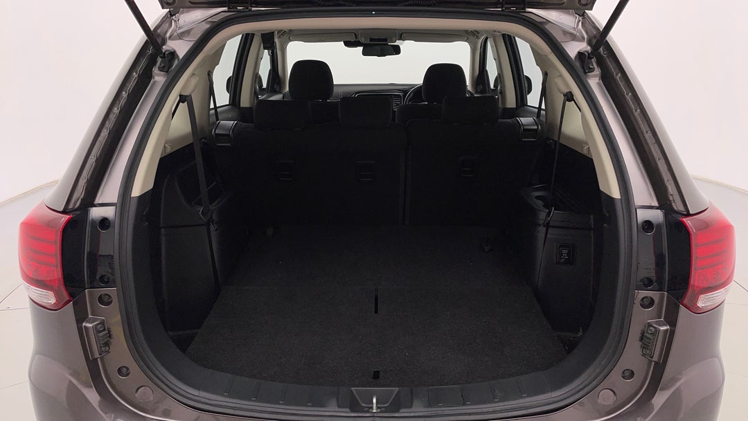 2019 Mitsubishi Outlander Es 7 Seat (awd), Automatic, 62236 km, Boot Inside View