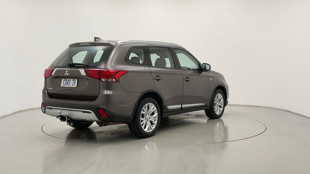 2019 Mitsubishi Outlander Es 7 Seat (awd), Automatic, 62236 km, Right Back Diagonal (45- Degree) View