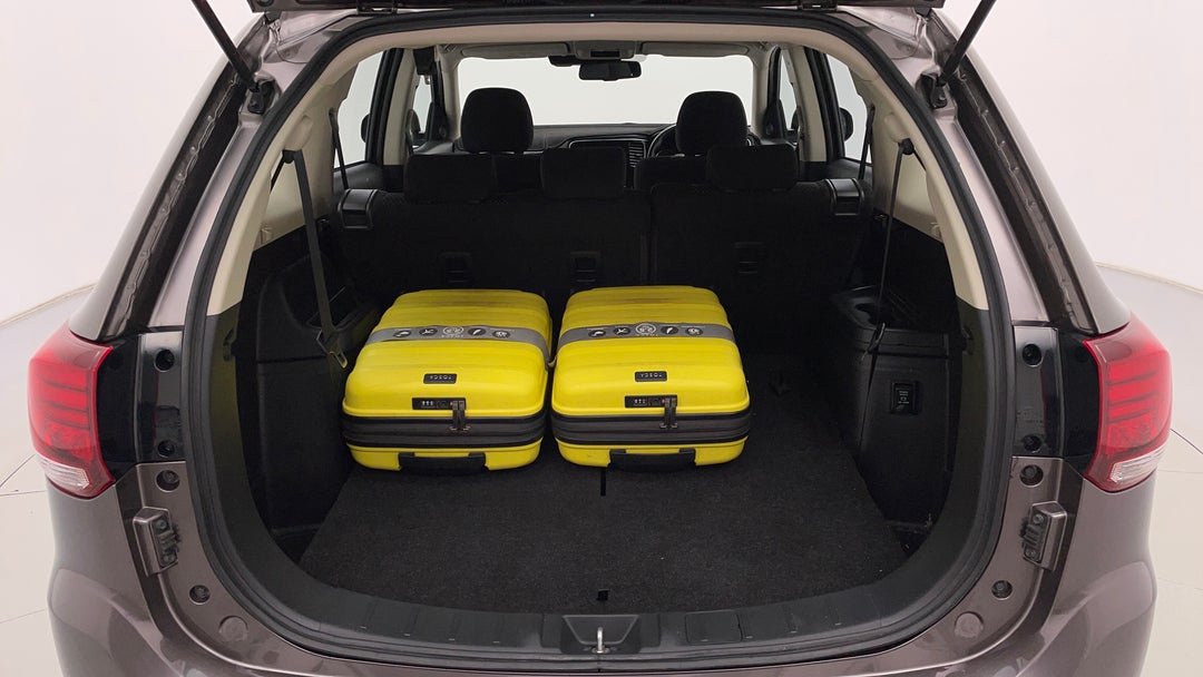 2019 Mitsubishi Outlander Es 7 Seat (awd), Automatic, 62236 km, Boot Inside View with Luggage