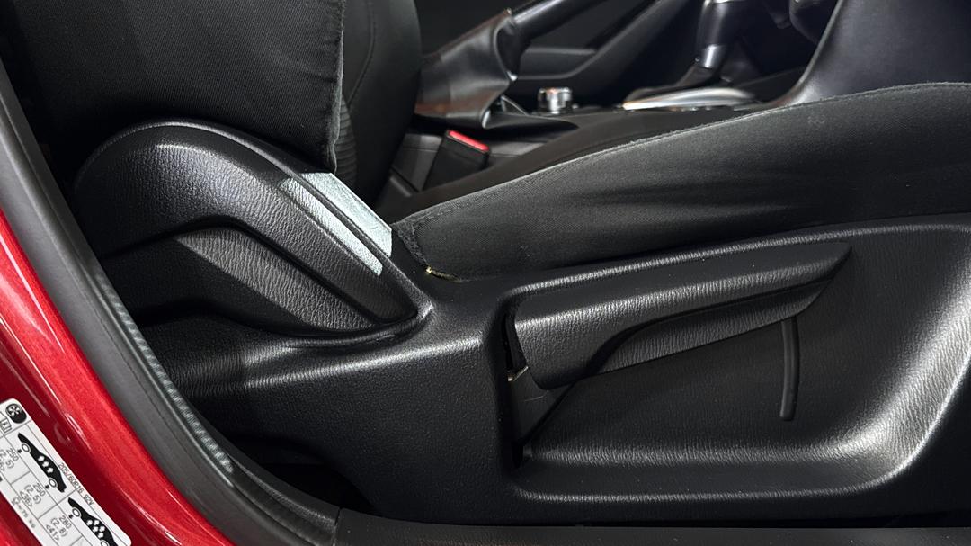 2016 Mazda Mazda3 Maxx, Automatic, 86847 km, Drivers Side Adjustment Panel