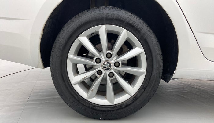 2015 Skoda Octavia ELEGANCE 2.0 TDI CR AT, Diesel, Automatic, 81,465 km, Right Rear Wheel